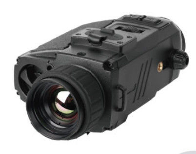 FW-DS335P थर्मल इमेजिंग मोनोकुलर जिसमें 1440×1080 OLED डिस्प्ले, 35mm F1.0 फोकल दूरी और IP67 वाटरप्रूफ डस्टप्रूफ सामरिक इन्फ्रारेड थर्मल इमेजर है